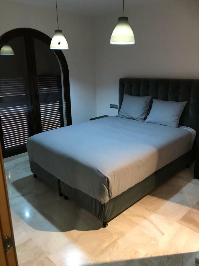 Luxury Apartment Set In Dona Julia Golf Course Casares Bagian luar foto